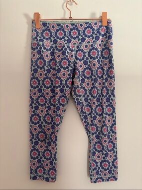 lululemon Blue and Pink Floral Leggings Wunder Under Crops Vintage Size 6